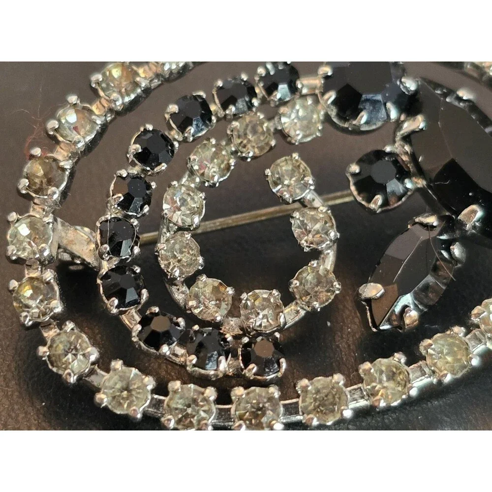 Vintage Black & Clear Rhinestone Swirl Brooch Silver Tone Mid Century Glam #462